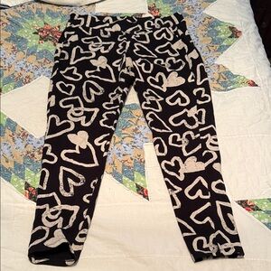 Torrid B/W Heart Patterned leggings